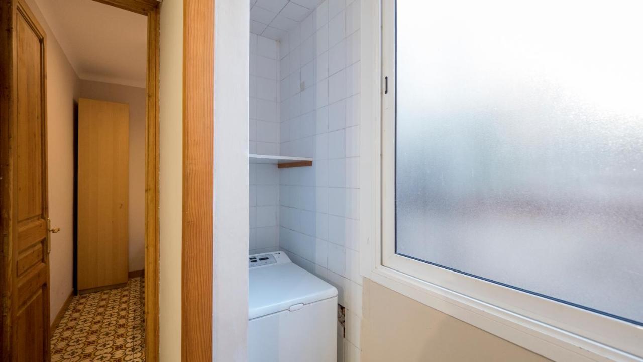 Acogedor Apartamento De 2 Dormitorios Барселона Экстерьер фото